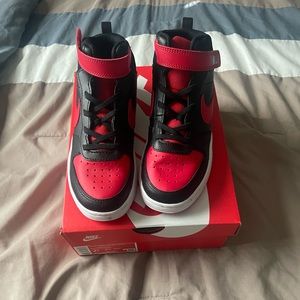 Nike Court Borough Mid 2 Size 2.5